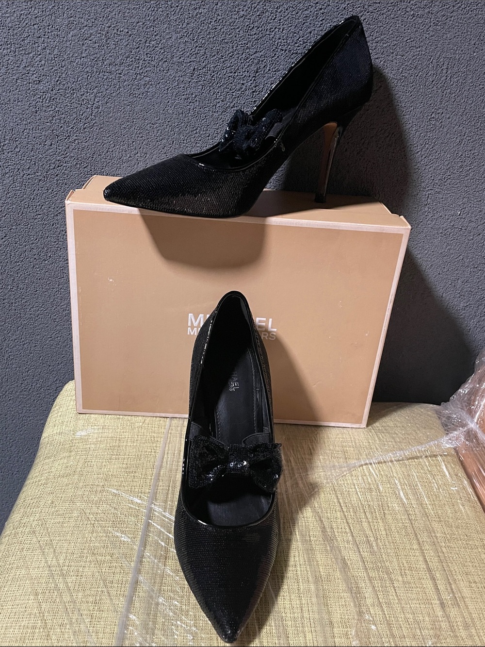 Michael Kors Paris Pumps Sequins Black Pointed-Toe Bow Stilettos